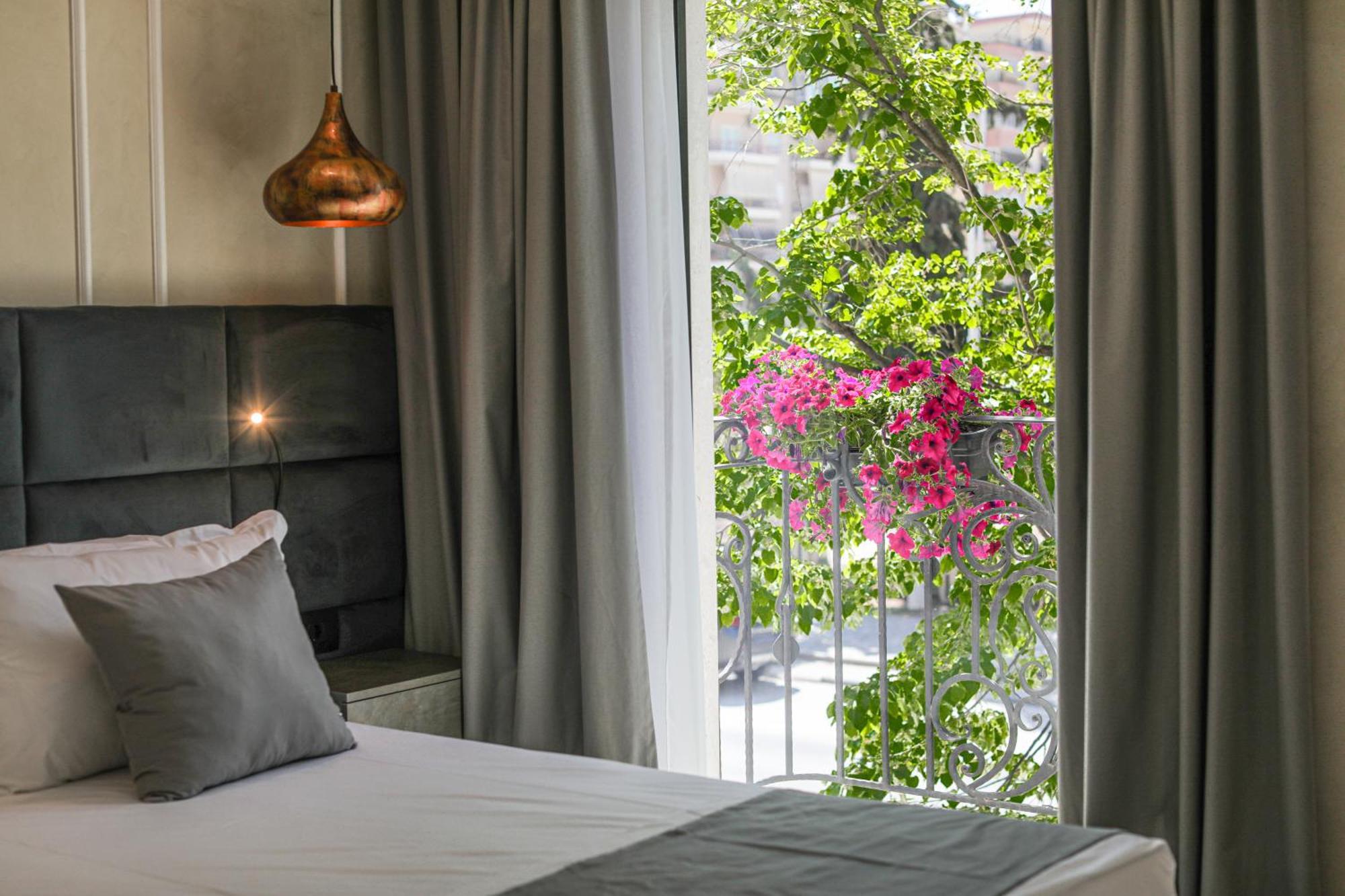 Hotel Plaza Берат Екстер'єр фото